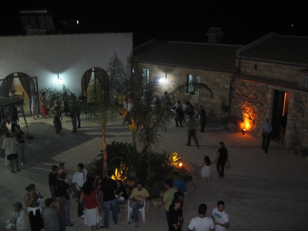 Azienda Agrituristica Masseria La Verna ปาตู ภายนอก รูปภาพ